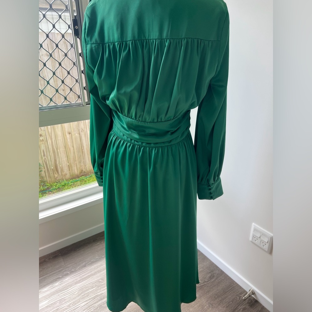 Motif label Dress green colour lined long sleeves satin/silk look gown - Picture 2 of 3